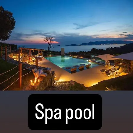Villa House With Pool, Jacuzzi,garden And Bbq Next Seaside *