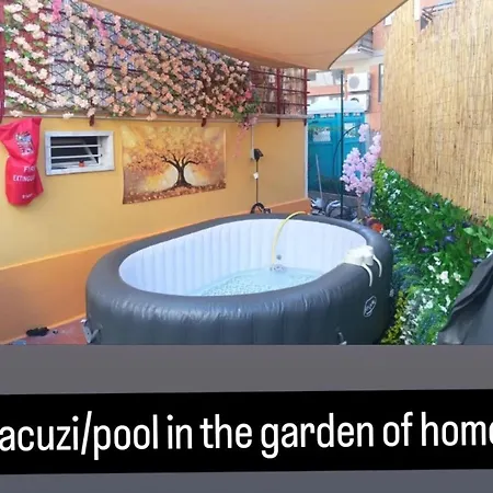 House With Pool, Jacuzzi,garden And Bbq Next Seaside