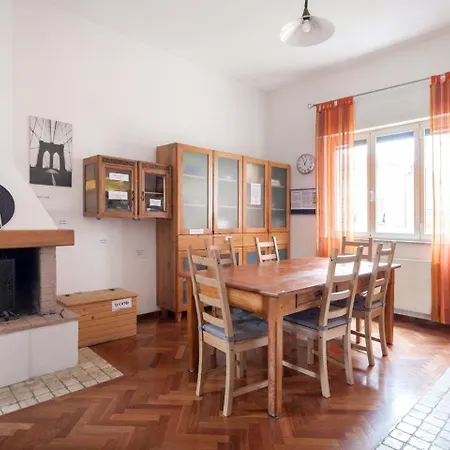 House With Pool, Jacuzzi,garden And Bbq Next Seaside Villa