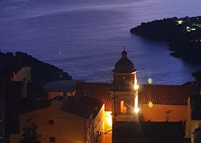 House With Pool, Jacuzzi,garden And Bbq Next Seaside Villa Sarzana
