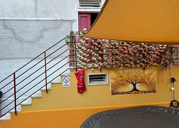 Villa House With Pool, Jacuzzi,garden And Bbq Next Seaside