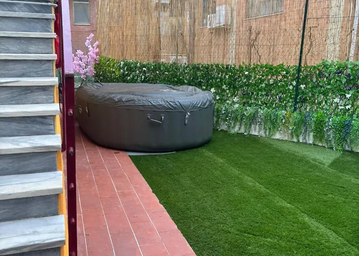 House With Pool, Jacuzzi,garden And Bbq Next Seaside Villa *